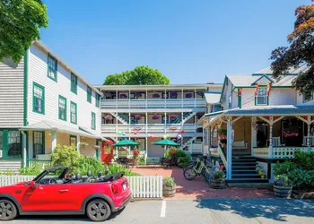 Pequot Hotel hotel thumbnail 3