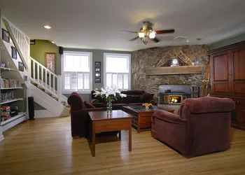 Purple Mountain Bed & Breakfast hotel thumbnail 3