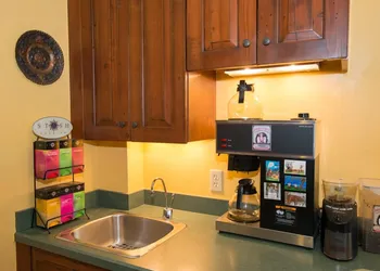 Purple Mountain Bed & Breakfast hotel thumbnail 4
