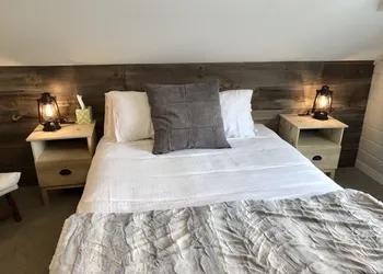 Purple Mountain Bed & Breakfast hotel thumbnail 6