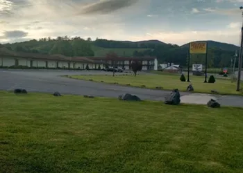 Marlinton Motor Inn hotel thumbnail 4