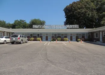 Phil & Anns Sunset Motel hotel thumbnail 2