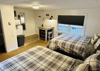 Maple Leaf Motel hotel thumbnail 5