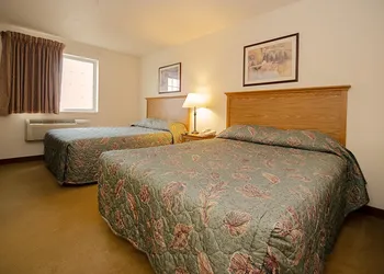 Urbana Inn & Suites hotel thumbnail 5