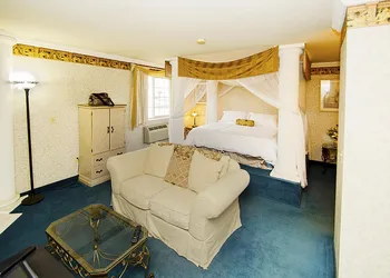 Urbana Inn & Suites hotel thumbnail 8