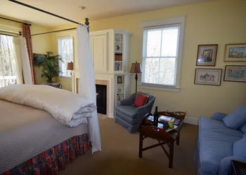 Cedar Spring Inn & Spa hotel thumbnail 4
