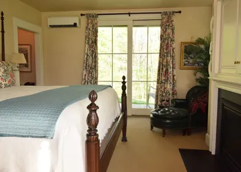 Cedar Spring Inn & Spa hotel thumbnail 8