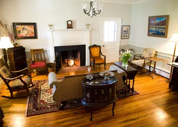 Hopkins Ordinary Bed Breakfast and Ale Works hotel thumbnail 5