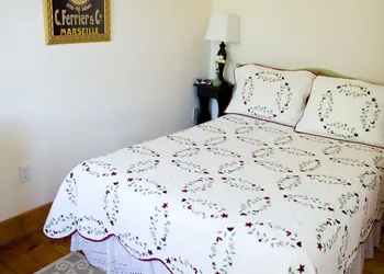 Hopkins Ordinary Bed Breakfast and Ale Works hotel thumbnail 8