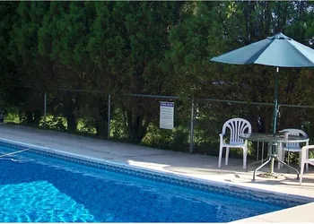 Mount Whittier Motel hotel thumbnail 2