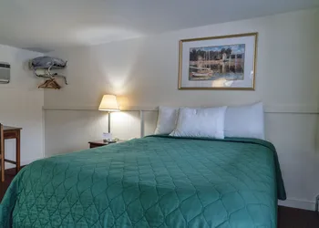 Mount Whittier Motel hotel thumbnail 6