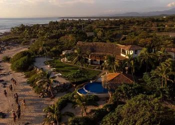 Casa Manzanillo Boutique Hotel hotel thumbnail 3