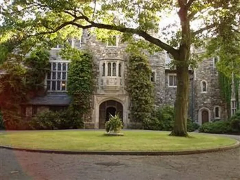 The Castle at Skylands Manor hotel detail image 6