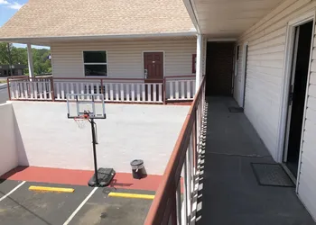 Budget Inn hotel thumbnail 4