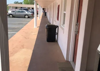 Budget Inn hotel thumbnail 5