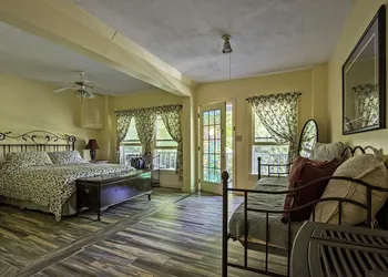 Sylvan Falls Mill B&B hotel thumbnail 4