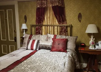 Holidae House Bed & Breakfast hotel thumbnail 6