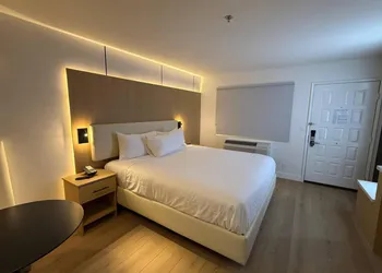MainStay Suites Victorville - Hesperia hotel thumbnail 8