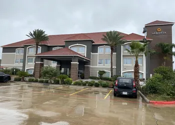 Quality Inn and Suites hotel thumbnail 3