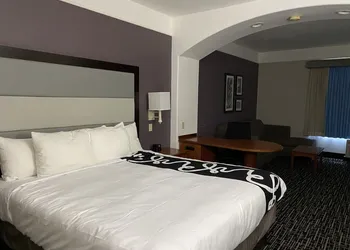 Quality Inn and Suites hotel thumbnail 5