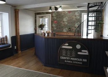 Country Mountain Inn hotel thumbnail 2