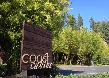 Coast Cabins hotel thumbnail 2