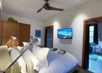 Coast Cabins hotel thumbnail 6