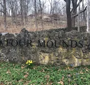 Four Mounds Inn hotel detail image 5