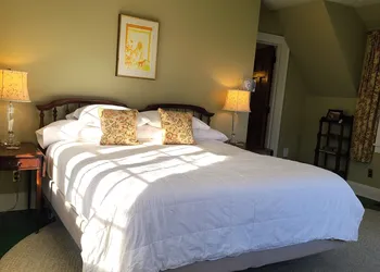 Four Mounds Inn hotel thumbnail 8