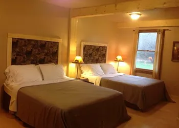 Hilltop Cabins and Motel hotel thumbnail 8