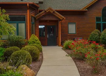 Sun Retreats Gun Lake hotel thumbnail 3