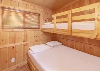 Sun Retreats Gun Lake hotel thumbnail 7