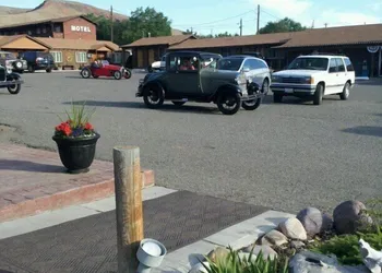 The Village Inn Motel and Restaurant hotel thumbnail 2