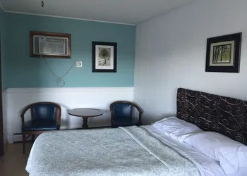 Powhatan Motel hotel thumbnail 4