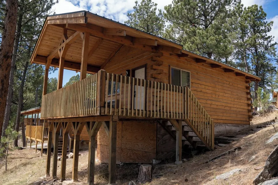 Rock Crest Lodge And Cabins hotel detail image 2