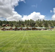 Rock Crest Lodge And Cabins hotel detail image 4