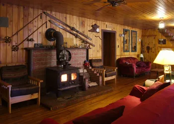 Algonquin Eco-Lodge hotel thumbnail 7