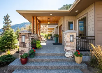 Cascade Valley Inn hotel thumbnail 4