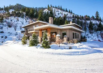 Cascade Valley Inn hotel thumbnail 5