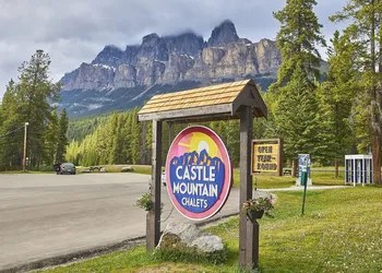 Castle Mountain Chalets hotel thumbnail 5