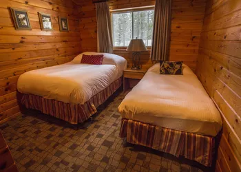 Castle Mountain Chalets hotel thumbnail 8