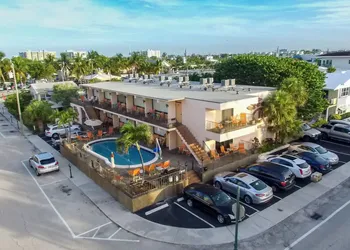 Sea Cliff Motel hotel thumbnail 3