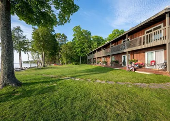 The Shallows Resort hotel thumbnail 3