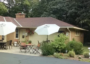 The Saugatuck Retro Resort Motel hotel thumbnail 2