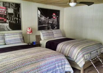 The Saugatuck Retro Resort Motel hotel thumbnail 8