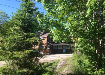 Warbler's Roost Country Inn B&B hotel thumbnail 3