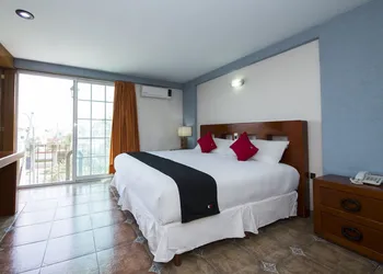 Hotel Suites de Reyes hotel thumbnail 2