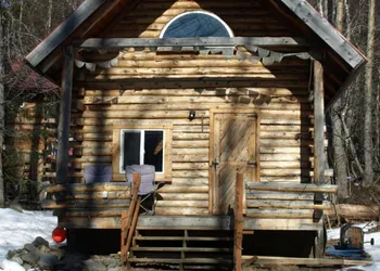 Brown Bear Saloon and Hotel hotel thumbnail 2