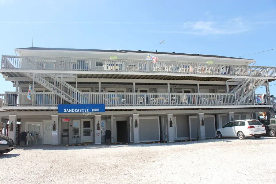 Sandcastle Beachfront Inn hotel detail image 2
