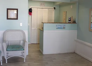 Sandcastle Beachfront Inn hotel thumbnail 3